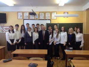Депутат Волгодонской городской Думы по 15 избирательному округу - Петр Горчанюк провел Урок парламентаризма в лицее №24