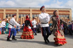 Волгодонцы «широкой Масленицей» проводили зиму