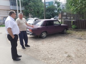 В округе № 4 жители вместе с депутатом определяют проблемные места