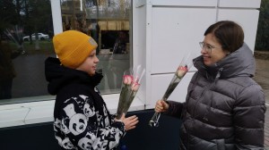 Спасибо, мамы: в округе № 4 прошла праздничная акция, посвященная Дню матери