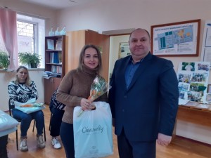 В округе № 4 вручили подарки матерям и женам бойцов СВО