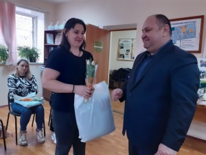 В округе № 4 вручили подарки матерям и женам бойцов СВО
