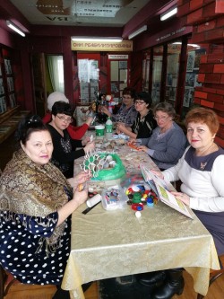 Собрание дамского клуба 