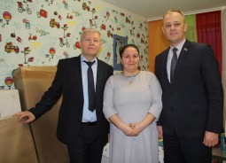 В Волгодонске продолжают доставлять подарки в рамках акции «Ёлка желаний» 