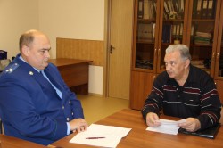 Волгодонцы обратились с вопросами к прокурору и заместителю председателя Думы