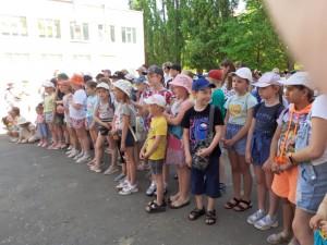  В округе № 4 состоялись большой детский праздник и открытие приходящего лагеря