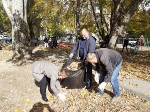  В округе № 4 прошел большой осенний субботник