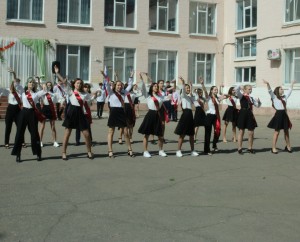  В округе № 4 для выпускников школы № 9 прозвенел последний звонок